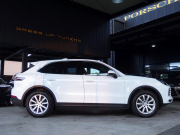 ポルシェ カイエン V6 左ハンドル  パノラマルーフ エントリードライブ 19インチアルミホイール LEDヘッドライト 中古車