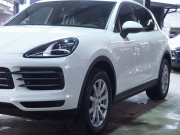 ポルシェ カイエン V6 左ハンドル  パノラマルーフ エントリードライブ 19インチアルミホイール LEDヘッドライト 中古車