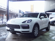 ポルシェ カイエン V6 左ハンドル  パノラマルーフ エントリードライブ 19インチアルミホイール LEDヘッドライト 中古車