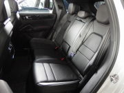 ポルシェ カイエン V6 左ハンドル  パノラマルーフ エントリードライブ 19インチアルミホイール LEDヘッドライト 中古車