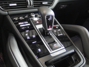 ポルシェ カイエン V6 左ハンドル  パノラマルーフ エントリードライブ 19インチアルミホイール LEDヘッドライト 中古車