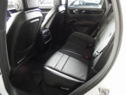 ポルシェ カイエン V6 左ハンドル  パノラマルーフ エントリードライブ 19インチアルミホイール LEDヘッドライト 中古車