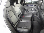 ポルシェ カイエン V6 左ハンドル  パノラマルーフ エントリードライブ 19インチアルミホイール LEDヘッドライト 中古車