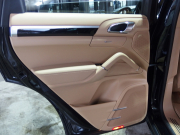 ポルシェ カイエン V6 右ハンドル 正規ディーラー車 ワンオーナー ベージュレザー 18インチアルミホイール 中古車