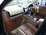 ポルシェ カイエン V6 右ハンドル 正規ディーラー車 ワンオーナー ベージュレザー 18インチアルミホイール 中古車