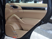 ポルシェ カイエン V6 右ハンドル 正規ディーラー車 ワンオーナー ベージュレザー 18インチアルミホイール 中古車