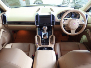 ポルシェ カイエン V6 右ハンドル 正規ディーラー車 ワンオーナー ベージュレザー 18インチアルミホイール 中古車