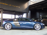 アウディ R8 アウディ R8 4.2 FSI クアトロ　正規ディーラー車　左ハンドル 中古車