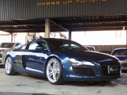 アウディ R8 アウディ R8 4.2 FSI クアトロ　正規ディーラー車　左ハンドル 中古車