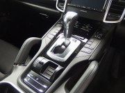 ポルシェ カイエン V6 右ハンドル EUR-GT 正規ディーラー車 クルーズコントロール シートメモリー シートヒーター SDナビ 中古車