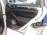 ポルシェ カイエン V6 右ハンドル EUR-GT 正規ディーラー車 クルーズコントロール シートメモリー シートヒーター SDナビ 中古車