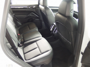 ポルシェ カイエン V6 右ハンドル EUR-GT 正規ディーラー車 クルーズコントロール シートメモリー シートヒーター SDナビ 中古車