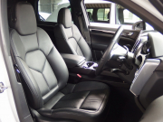 ポルシェ カイエン V6 右ハンドル EUR-GT 正規ディーラー車 クルーズコントロール シートメモリー シートヒーター SDナビ 中古車