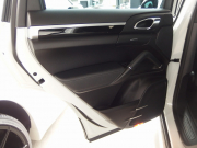 ポルシェ カイエン V6 右ハンドル EUR-GT 正規ディーラー車 クルーズコントロール シートメモリー シートヒーター SDナビ 中古車