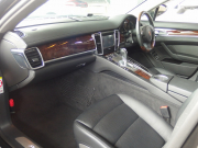 ポルシェ パナメーラ 4 PDK 正規ディーラー車 右ハンドル EUR-GT サンルーフ PDLS クルコン シートヒーター 中古車