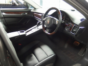 ポルシェ パナメーラ 4 PDK 正規ディーラー車 右ハンドル EUR-GT サンルーフ PDLS クルコン シートヒーター 中古車