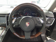 ポルシェ パナメーラ 4 PDK 正規ディーラー車 右ハンドル EUR-GT サンルーフ PDLS クルコン シートヒーター 中古車