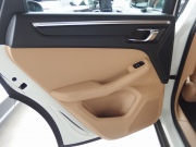 ポルシェ マカン 正規ディーラー車 右ハンドル PDK  ツートンインテリア エントリードライブ アダプティブクルーズコントロール レーンキープアシスト PCM 純正18inアルミ 中古車