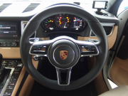 ポルシェ マカン 正規ディーラー車 右ハンドル PDK  ツートンインテリア エントリードライブ アダプティブクルーズコントロール レーンキープアシスト PCM 純正18inアルミ 中古車