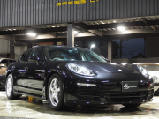 ポルシェ パナメーラ 正規ディーラー車 後期モデル PDK PASM スポーツデザインステアリング パドルシフト PASM サラウンドビューシステム 前後シートヒーター 中古車