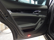 ポルシェ パナメーラ 正規ディーラー車 後期モデル PDK PASM スポーツデザインステアリング パドルシフト PASM サラウンドビューシステム 前後シートヒーター 中古車