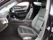 ポルシェ パナメーラ 正規ディーラー車 後期モデル PDK PASM スポーツデザインステアリング パドルシフト PASM サラウンドビューシステム 前後シートヒーター 中古車