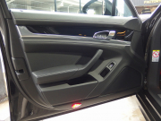 ポルシェ パナメーラ 正規ディーラー車 後期モデル PDK PASM スポーツデザインステアリング パドルシフト PASM サラウンドビューシステム 前後シートヒーター 中古車