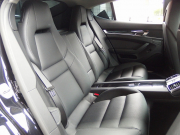 ポルシェ パナメーラ 正規ディーラー車 後期モデル PDK PASM スポーツデザインステアリング パドルシフト PASM サラウンドビューシステム 前後シートヒーター 中古車