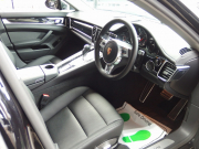 ポルシェ パナメーラ 正規ディーラー車 後期モデル PDK PASM スポーツデザインステアリング パドルシフト PASM サラウンドビューシステム 前後シートヒーター 中古車