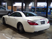 メルセデスベンツ&nbsp;SLクラス&nbsp;SL550 R231 正規ディーラー車 左ハンドル 社外20inアルミ マジックスカイルーフ レーダーセーフティPKG&nbsp;中古車