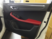 ポルシェ マカン 正規ディーラー車 ワンオーナー 右ハンドル PDK  ツートンレザーインテリア エントリードライブ アダプティブクルーズコントロール レーンキープアシスト PCM 純正18inアルミ 中古車