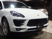 ポルシェ マカン 正規ディーラー車 ワンオーナー 右ハンドル PDK  ツートンレザーインテリア エントリードライブ アダプティブクルーズコントロール レーンキープアシスト PCM 純正18inアルミ 中古車