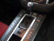 ポルシェ マカン 正規ディーラー車 ワンオーナー 右ハンドル PDK  ツートンレザーインテリア エントリードライブ アダプティブクルーズコントロール レーンキープアシスト PCM 純正18inアルミ 中古車