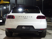 ポルシェ マカン 正規ディーラー車 ワンオーナー 右ハンドル PDK  ツートンレザーインテリア エントリードライブ アダプティブクルーズコントロール レーンキープアシスト PCM 純正18inアルミ 中古車