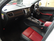 ポルシェ マカン 正規ディーラー車 ワンオーナー 右ハンドル PDK  ツートンレザーインテリア エントリードライブ アダプティブクルーズコントロール レーンキープアシスト PCM 純正18inアルミ 中古車