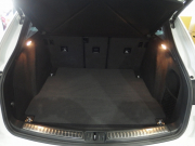 ポルシェ マカン 正規ディーラー車 ワンオーナー 右ハンドル PDK  ツートンレザーインテリア エントリードライブ アダプティブクルーズコントロール レーンキープアシスト PCM 純正18inアルミ 中古車