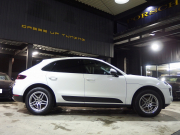 ポルシェ マカン 正規ディーラー車 ワンオーナー 右ハンドル PDK  ツートンレザーインテリア エントリードライブ アダプティブクルーズコントロール レーンキープアシスト PCM 純正18inアルミ 中古車