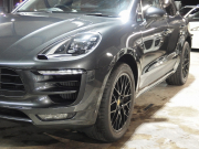 ポルシェ マカン GTS  正規ディーラー車 スポーツエキゾースト スポーツクロノPKG 20インチRSスパイダーデザインホイール 中古車