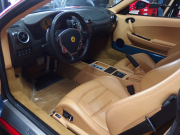 フェラーリ&nbsp;F430&nbsp;正規ディーラー車 F1 左ハンドル 19inアルミ 社外リアウィング カーボンインテリアパネル ベージュレザーシート シートヒーター&nbsp;中古車