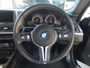 BMW Mシリーズ M6 正規ディーラー車 右ハンドル 20inアルミホイール カーボンファイバールーフ カーボンインテリア LEDヘッドライト HDDナビ 中古車