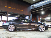 BMW Mシリーズ M6 正規ディーラー車 右ハンドル 20inアルミホイール カーボンファイバールーフ カーボンインテリア LEDヘッドライト HDDナビ 中古車