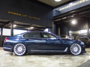 BMW 7シリーズ 740i 正規ディーラー車 プラスパッケージ ドライビングアシスタントプラス ハーマンカードン ブラウンレザー シートヒーター シートベンチレーション 中古車