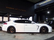 ポルシェ&nbsp;パナメーラ&nbsp;4エディション  PDK 正規ディーラー車 右ハンドル ES9-22inアルミ ダウンサス PASM サンルーフ レザーインテリア スポーツエグゾースト&nbsp;中古車