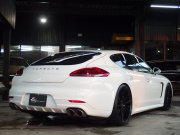 ポルシェ&nbsp;パナメーラ&nbsp;4エディション  PDK 正規ディーラー車 右ハンドル ES9-22inアルミ ダウンサス PASM サンルーフ レザーインテリア スポーツエグゾースト&nbsp;中古車