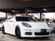 ポルシェ&nbsp;パナメーラ&nbsp;4エディション  PDK 正規ディーラー車 右ハンドル ES9-22inアルミ ダウンサス PASM サンルーフ レザーインテリア スポーツエグゾースト&nbsp;中古車