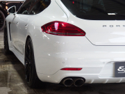 ポルシェ&nbsp;パナメーラ&nbsp;4エディション  PDK 正規ディーラー車 右ハンドル ES9-22inアルミ ダウンサス PASM サンルーフ レザーインテリア スポーツエグゾースト&nbsp;中古車