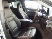 ポルシェ&nbsp;パナメーラ&nbsp;4エディション  PDK 正規ディーラー車 右ハンドル ES9-22inアルミ ダウンサス PASM サンルーフ レザーインテリア スポーツエグゾースト&nbsp;中古車