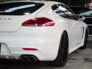 ポルシェ&nbsp;パナメーラ&nbsp;4エディション  PDK 正規ディーラー車 右ハンドル ES9-22inアルミ ダウンサス PASM サンルーフ レザーインテリア スポーツエグゾースト&nbsp;中古車