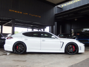 ポルシェ パナメーラ 4S 正規ディーラー車 左ハンドル EUR-GTエアロ ES9-22AW エアサス PASM スポーツエキゾースト オールペイント 中古車