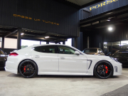 ポルシェ パナメーラ 正規ディーラー車 右ハンドル PDK  後期モデル  EUR-GTエアロ ES9-22inアルミ ESダウンサス PASM  クルコン シートヒーター 中古車